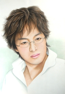 〇色鉛筆画・宅配8０サイズ・人物画 俳優 ぺ・ヨンジュン　ヨン様　 (約250×350) 絵画 中古額縁付