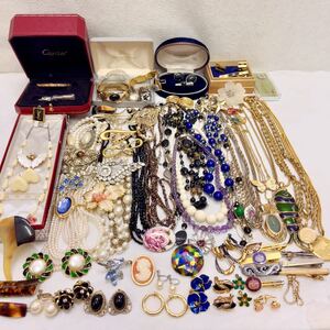 整理品 豪華アクセサリーまとめ 琥珀 パール調 べっ甲 珊瑚 水晶 ネックレス ブローチ イヤリング ブレスレット他 SILVER/メーカー刻印含む