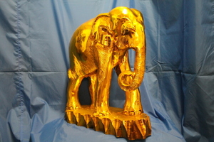 M-130 ☆特殊　金色メッキ塗装　木彫りの象(大)　H:50cm W:45cm D:20cm