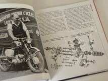 SUZUKI TWO-STROKES スズキ 2ストロークエンジン Roy Bacon 洋書 展示品_画像4