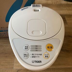 電動ポット TIGERPDRーG221white タイガー電気ポット家族海外引越しのため譲ります。値下げ歓迎