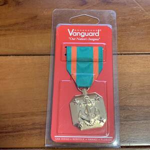 沖縄 米軍実物 VANGUARD FS MDL ANODIZED NAVY ACHIEVENTメダル リボン 勲章 記念 (管理番号TU47)