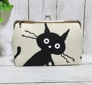 猫 黒猫 アイボリー 角型 がま口ポーチ 通帳ケース 多目的ポーチ