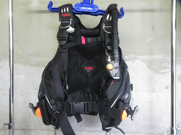 ダイビング】 TUSA BCD ソブリン BCJ4000 Mサイズ kanpastimingec.com