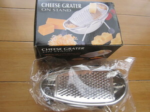 ＊NEW＊ステンレス製チーズグレイダー　チーズおろし器　使いやすいスタンド型