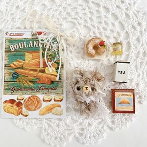 ミニチュアカードアレンジ　ミニドールと雑貨/ミニチュアケーキ　ドールハウス 手作り人形　ハンドメイド樹脂粘土 