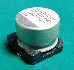 ELNA RVD チップ電解コンデンサ (16V/220μF/105℃・低インピーダンス・長寿命品) [10個組]【管理:KK642】