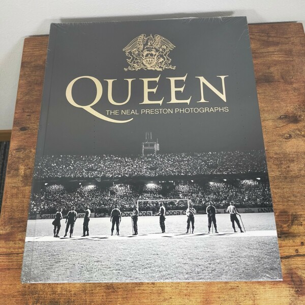 新品　Queen: The Neal Preston Photographs