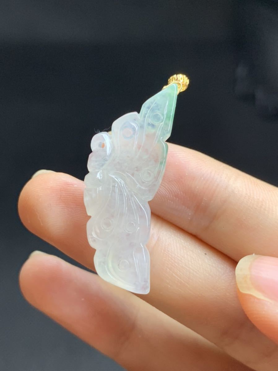 本翡翠ペンダント k18 蝶 可愛い みずみずしい氷種ヒスイ ミャンマー産