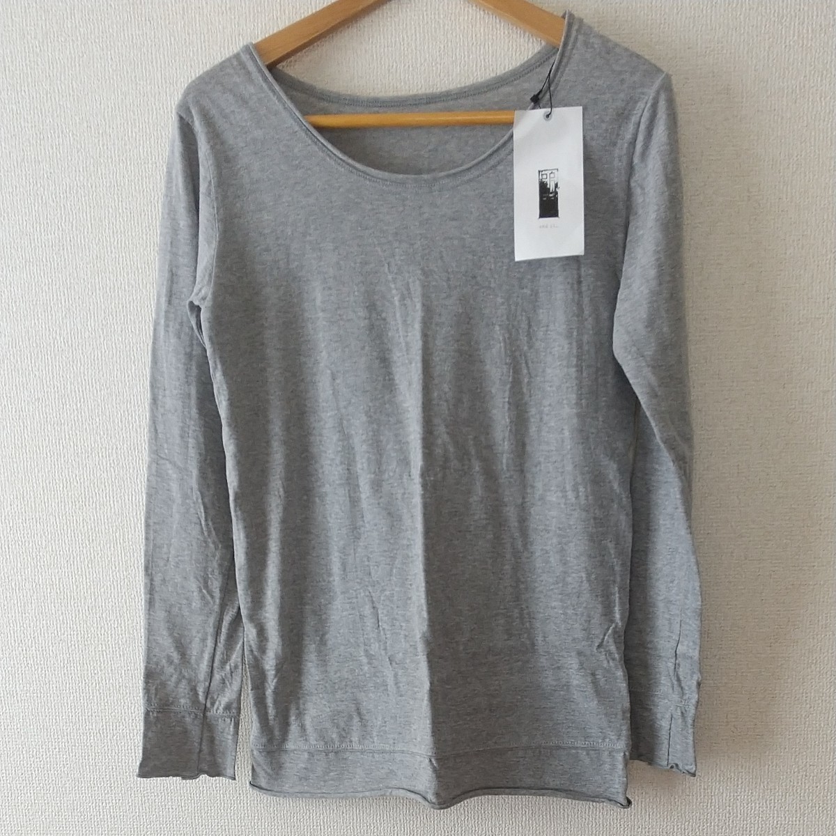 未使用 SACAI SADE Tシャツ ホワイト size:5 サカイ シャーデー 大阪売れ済 x サイズ0 SACAI SADE サカイ シャーデー Tシャツ 白 新品 Tシャツ/カットソー(半袖/袖なし)