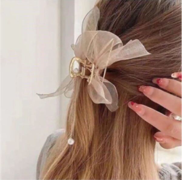 新品 ベージュ パールチェーン リボン ヘアアクセサリー 髪留め ゴールド