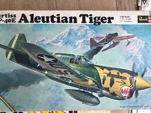 1/32 レベル P-40 アリューシャン タイガー REVELL US P-40E Aleutian Tiger 