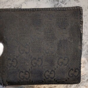 gucci　二折折り財布　レザー　ブラックカラーファッション
