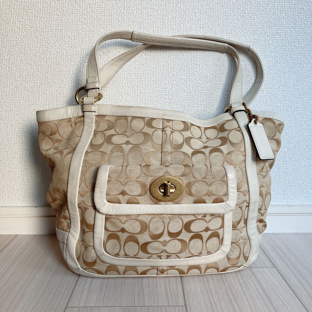 爆売り!】 COACH コーチ ウィロウ トート 24 ショルダー WHITE