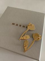 マルニ　花　ブローチ　エナメル　ビジュー　黒　ゴールド　MARNI ②_画像3