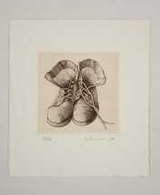 戸村茂樹 1983年銅版画「旅」画寸 8.5cm×8.5cm 青森県出身 版画制作に専念し始めた初期作品 長い旅を感じさせる履き慣れた靴 6369_画像2