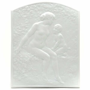 セーブル(Sevres) 壁飾り 女性と若い牧神 白磁 ビスケット 浅浮き彫りプラーク 2004年復刻 ハンドメイド フランス製 新品の商品画像