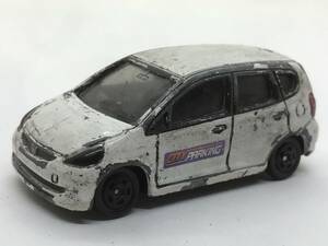 さA3★トミカ シティパーキングセット内 ミニカー 2002 ホンダ フィット ホワイト 1/59 No.100