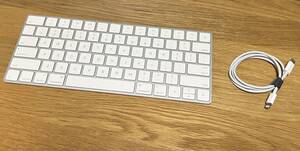 純正 Apple Magic Keyboard US 英語配列 + 純正 USB-C Lightningケーブル