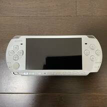 中古良品 PSP-3000 パールホワイト ソフト3本付き_画像1