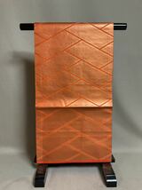 ZM1 和装　着物　絹素材　橙色　光沢　檜垣模様　名古屋帯_画像1
