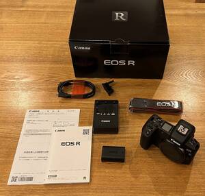 【中古 美品 完動品 シャッターカウント5000未満】Canon EOS R ボディ 付属品一式あり おまけSmallrigブラケット付き