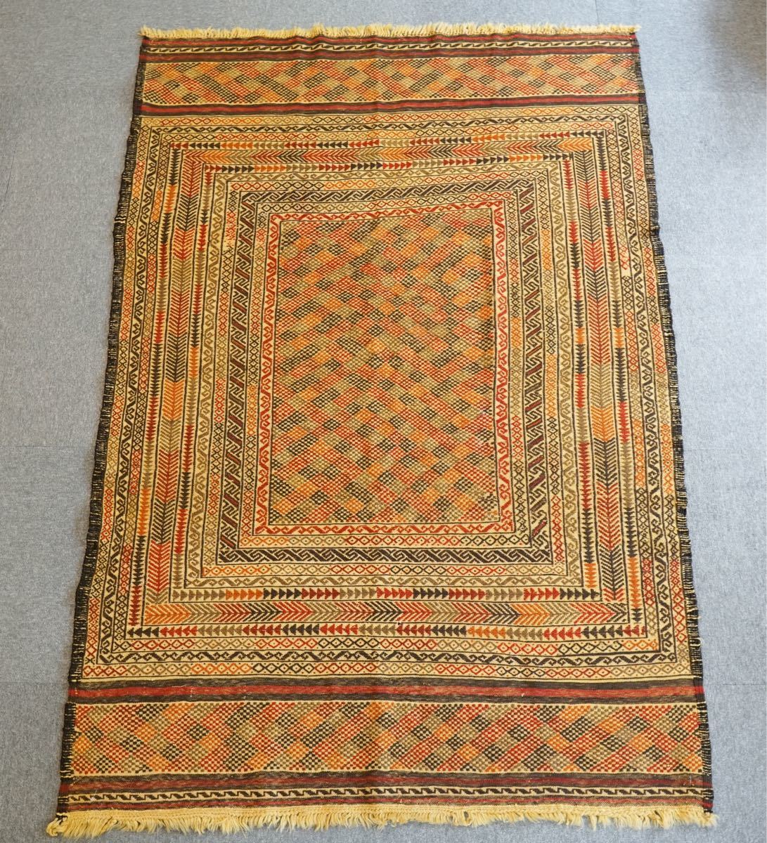 アフガニスタンマシュワニ手織りキリム size:103×80cm カーペット