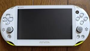 PlayStationVita(PCH-2000シリーズ)Wi-Fiモデル ライムグリーン/ホワイト PCH-2000 中古品 不具合なし メモリーカード8GB付き 送料無料