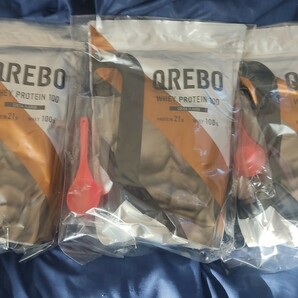 新品 QREBO ホエイプロテイン 1kg × ３袋 計量スプーン入り プロテイン ココア 味 飲みやすい甘さ 送料無料