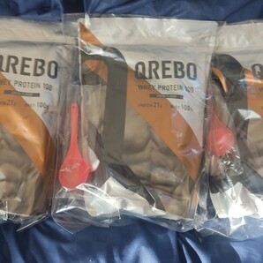 新品 QREBO ホエイプロテイン 1kg × 3袋 計量スプーン入り プロテイン ココア 味 飲みやすい甘さ 送料無料