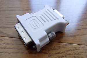 ジャンク／DVI-A VGA 変換コネクタ／メーカー不明の中古品