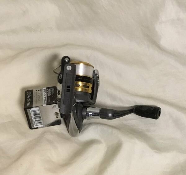 新品！ダイワ製ジョイナス16 2000ナイロン2号150m付き1BB ダイワ スピニングリール DAIWA 