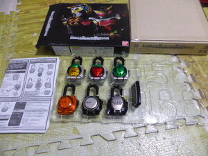 動作確認済 バンダイ COMPLETE SELECTION MODIFICATION/CSM 仮面ライダー鎧武 ロックシード 鎧武セット プレミアムバンダイ限定