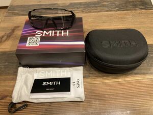 SMITH（ヘルメット、サングラス）