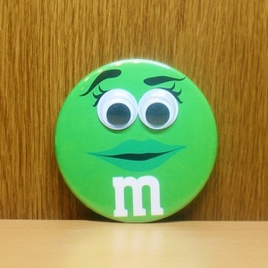  M and M z green kyorokyoro can badge m&m*s m&m America chocolate America miscellaneous goods 