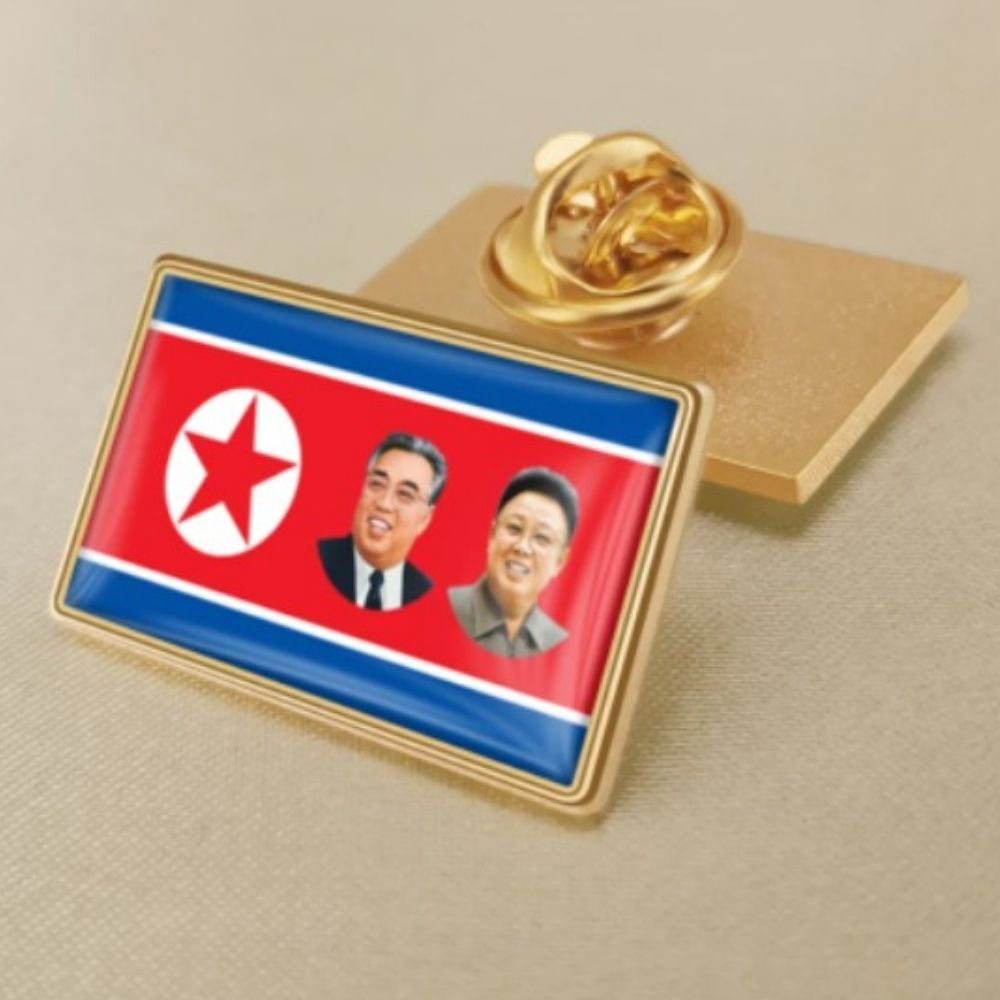 状態は良い 希少な レア DPRK 金正日 金正恩 慶祝 金日成 バッジ 北朝鮮 アンティーク/コレクション
