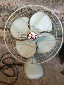 昭和レトロ　扇風機　東芝　4枚羽　当時物　可動品　A.C Electric Fan　TOSHIBA 東京芝浦電気　アンティーク　ビンテージ
