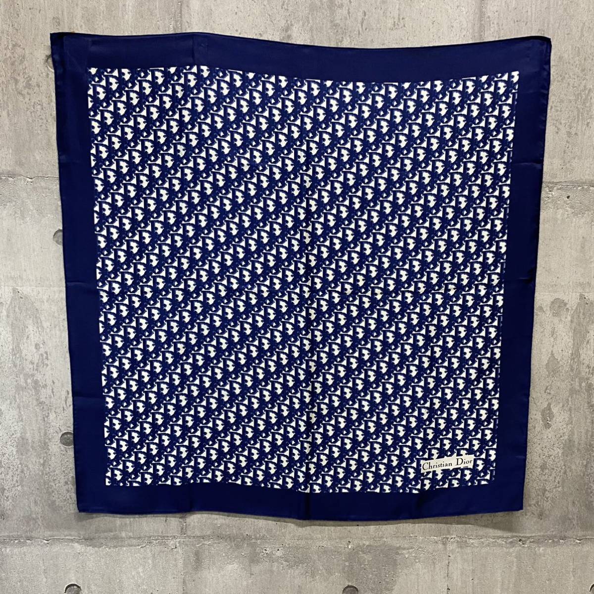 ヤフオク! -「ヴィンテージ シルク スカーフ」(ディオール) (て)の落札 ...