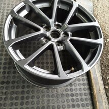 管理番号：Ｗ7-151【1本のみ】【18×8.5J 5x114.3 ET+55 ハブ56】スバル 純正 WRX S4 GT-S等・直接引取可能_画像4