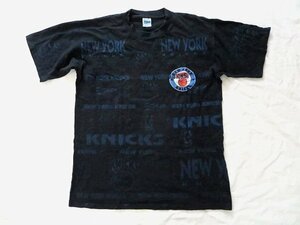 USA製ヴィンテージSALEM sportswear ニューヨークニックスTシャツL ビンテージ総柄Tシャツ NEWYORK KNICS アメリカ古着 USA古着