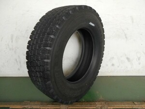 L13457-ブリヂストン W910 215/70R17.5 123/121J 中古 9.9分山 1本のみ スタッドレスタイヤ 2012年製