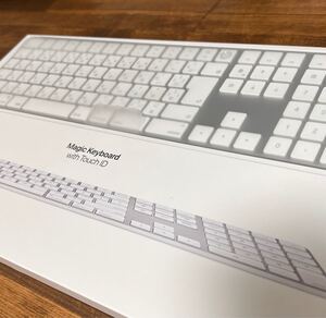 Apple Touch ID搭載 magic keyboardテンキー付き(JIS)