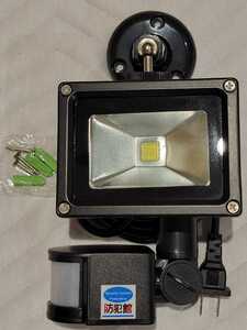 センサーライト LED投光器 人感センサーライト LED 屋外 海外製の安物ではなく耐久性と照度が高い工務店が取り扱う本物です。