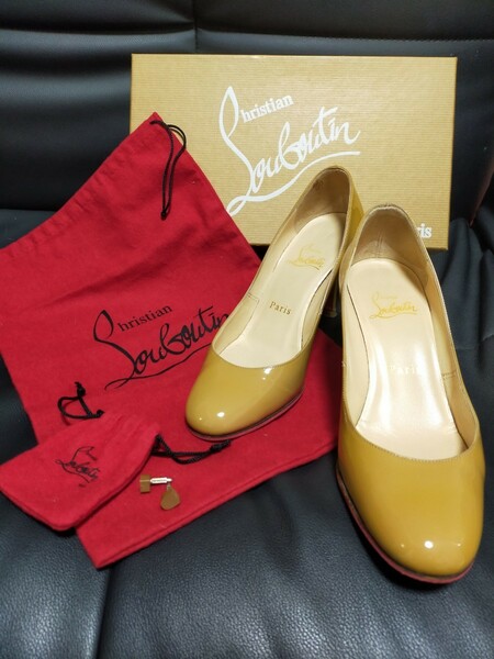 Christian Louboutin クリスチャンルブタン ベージュ エナメル ヒールパンプス 付属品付き