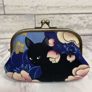 ハンドメイド 花と猫柄の親子がま口財布(フェルト芯入り)