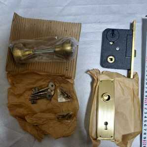 ドアノブ 真鍮製 昭和レトロ デッドストック 鍵付きドアノブ 握り玉 の画像1