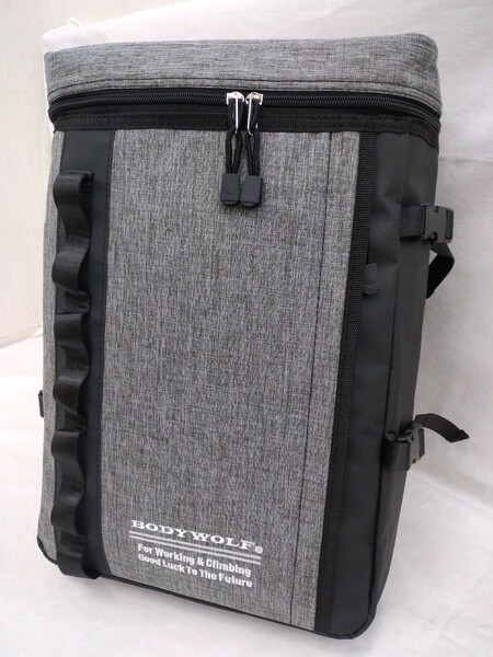新品未使用　送料無料　キッズ　メンズ　レディース　通勤通学　リュックサック　バックパック　Ｄパック　スクエア型バッグ　部活バッグ　