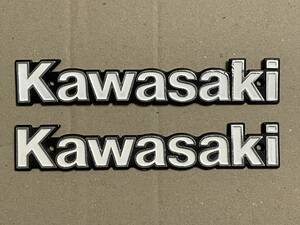 Kawasaki　カワサキ白文字エンブレム　ビスピッチ141ｍｍ　Z1300　Z1R2型