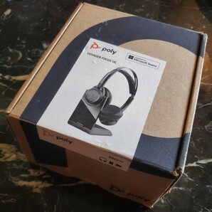 新品 Plantronics(poly) プラントロニクス Voyager Focus UC B825-M ヘッドセットスタンド付