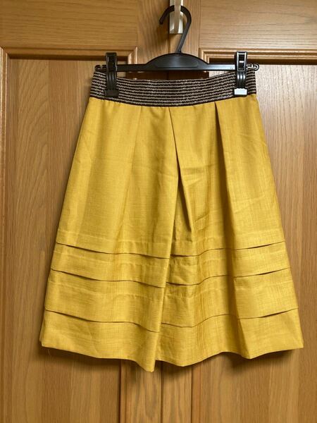 USED【Sunauna】スーナウーナ　イエロー　マスタードカラー　スカート　36 S サイズ